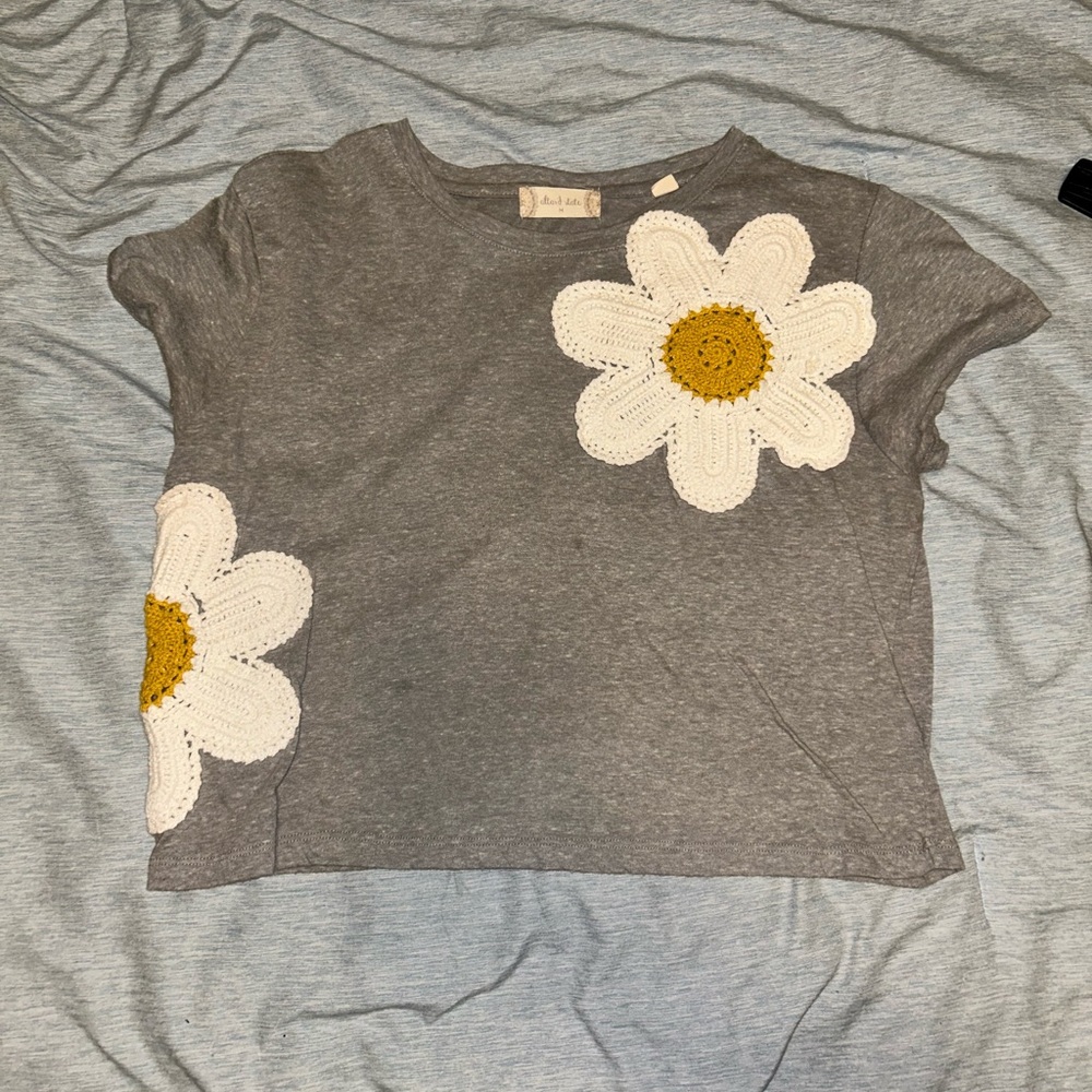 Altar'd State Gray Tee with Crochet Daisy